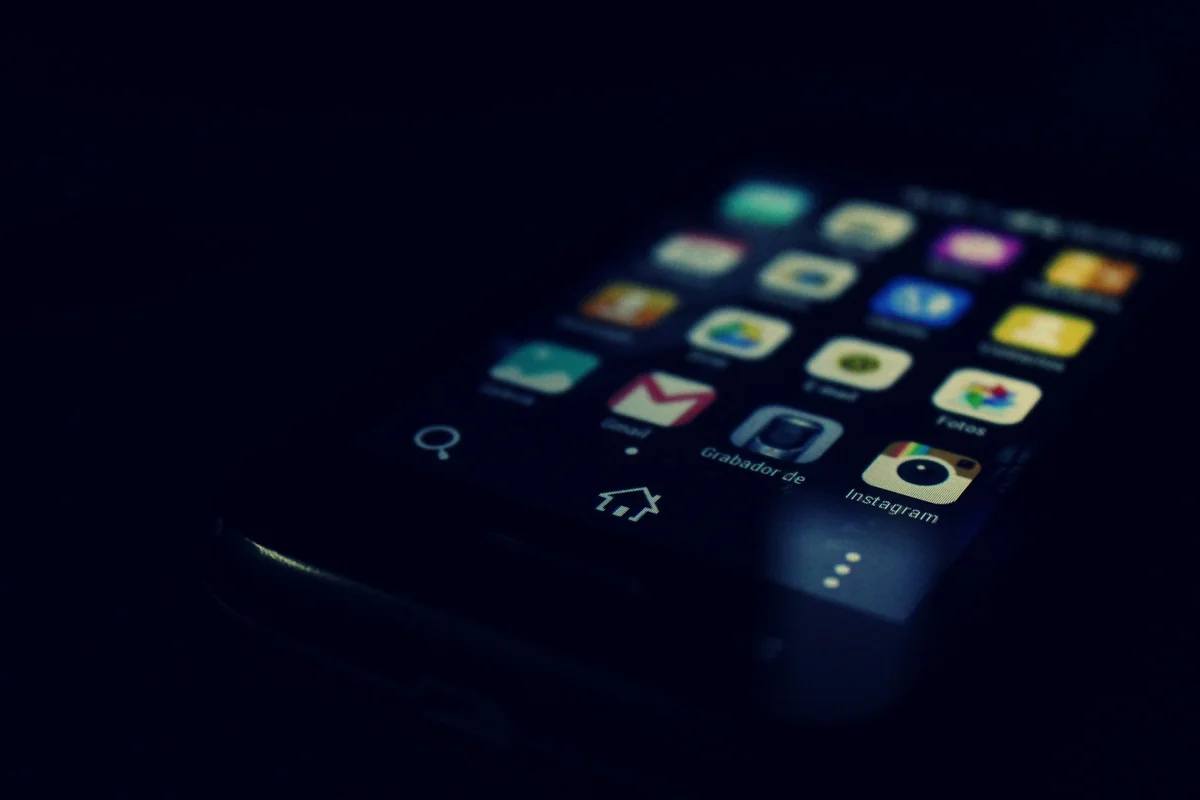 Android phone screen showing a grid of app icons